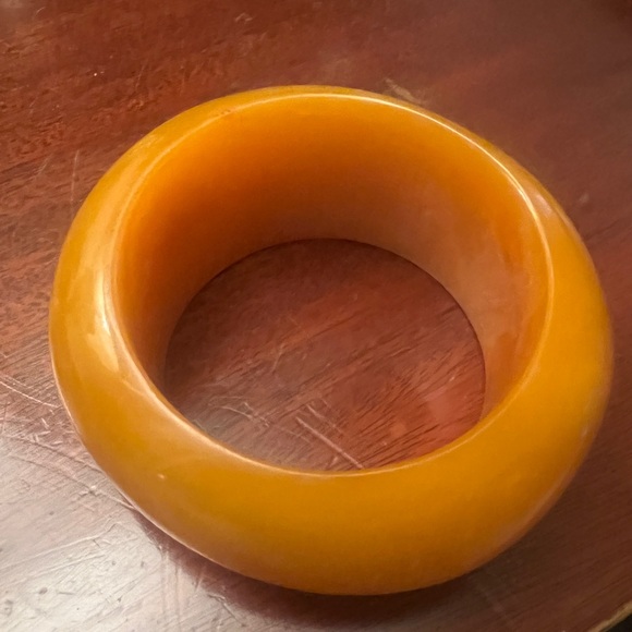 Resin bracelet - Picture 2 of 2
